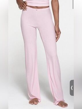 SKIMS Pants Soft Lounge Lace
 in size small. Color: soot 91% modal 9% spandex
